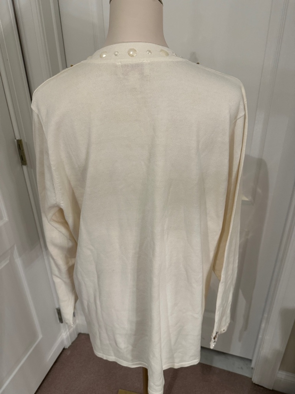 Vintage Quaker Factory Embellished Cream V-Neck Women’s Top Size 1X - Picture 2 of 7